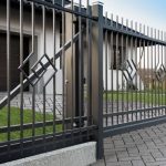 Ogrodzenie bezpieczne, czyli jakie?