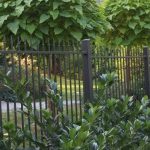 Minimalizm i ochrona prywatności – tendencje przy wyborze ogrodzenia